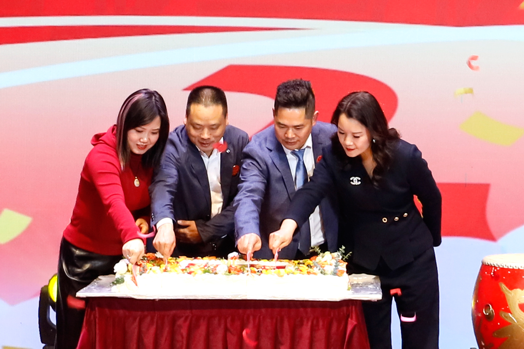 安快肖董夫妻、陳總夫妻合影留念